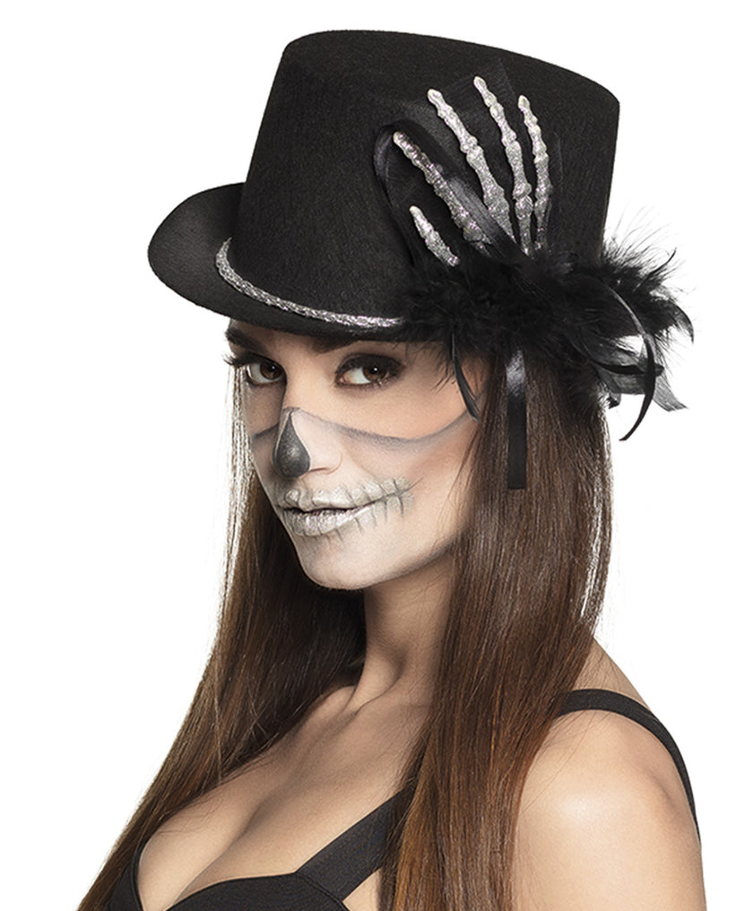 Chapeau main de squelette