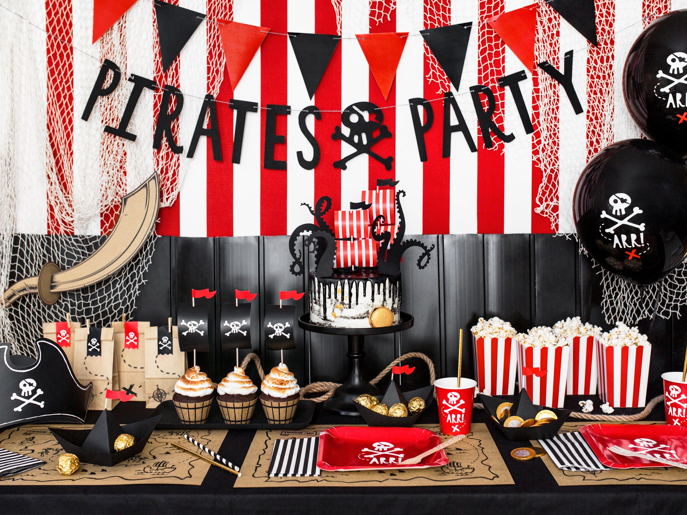 10 pailles rouges à rayures blanches en papier - Pirates Party