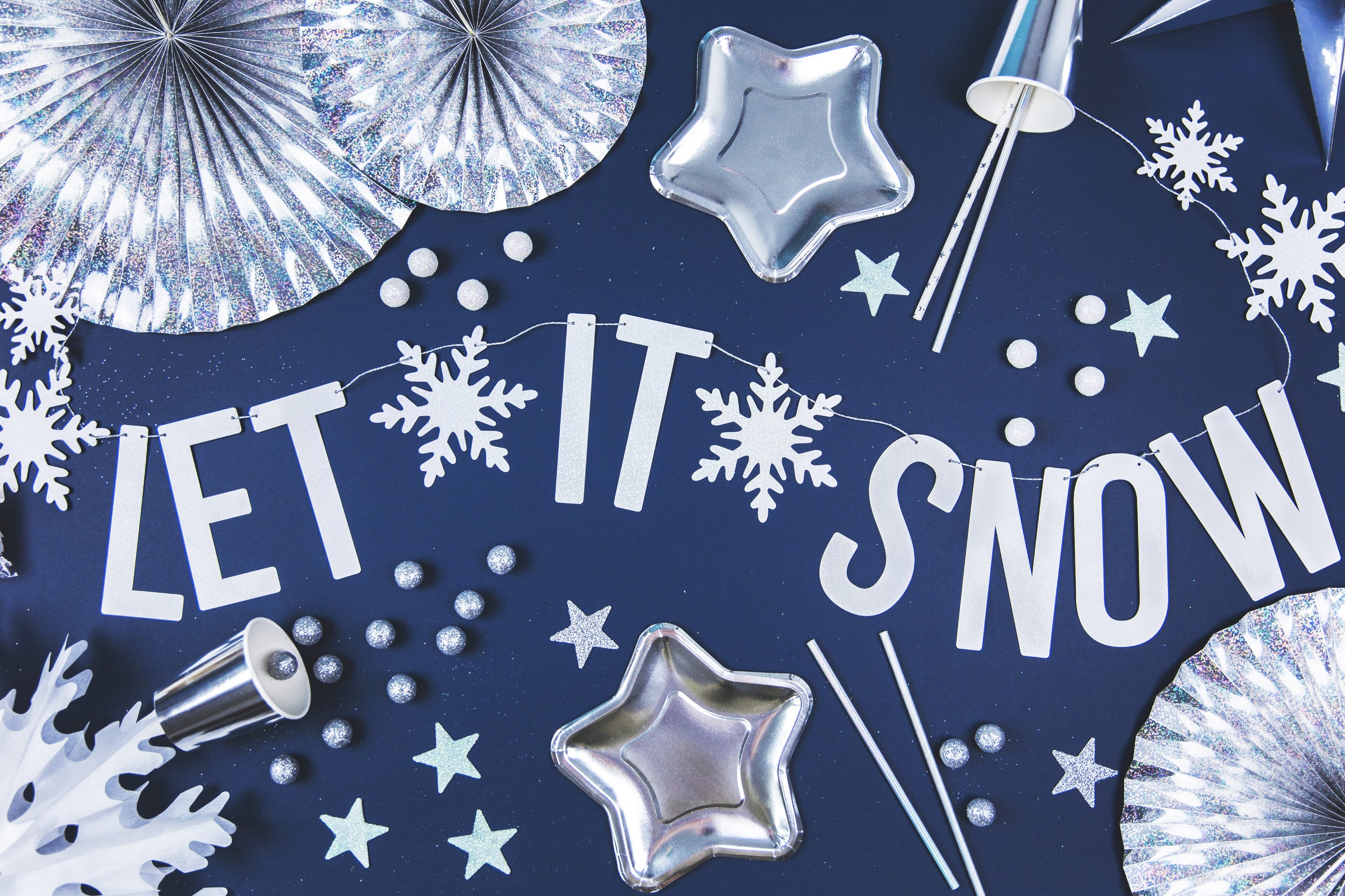 10 pailles blanches avec étoiles argentées en papier