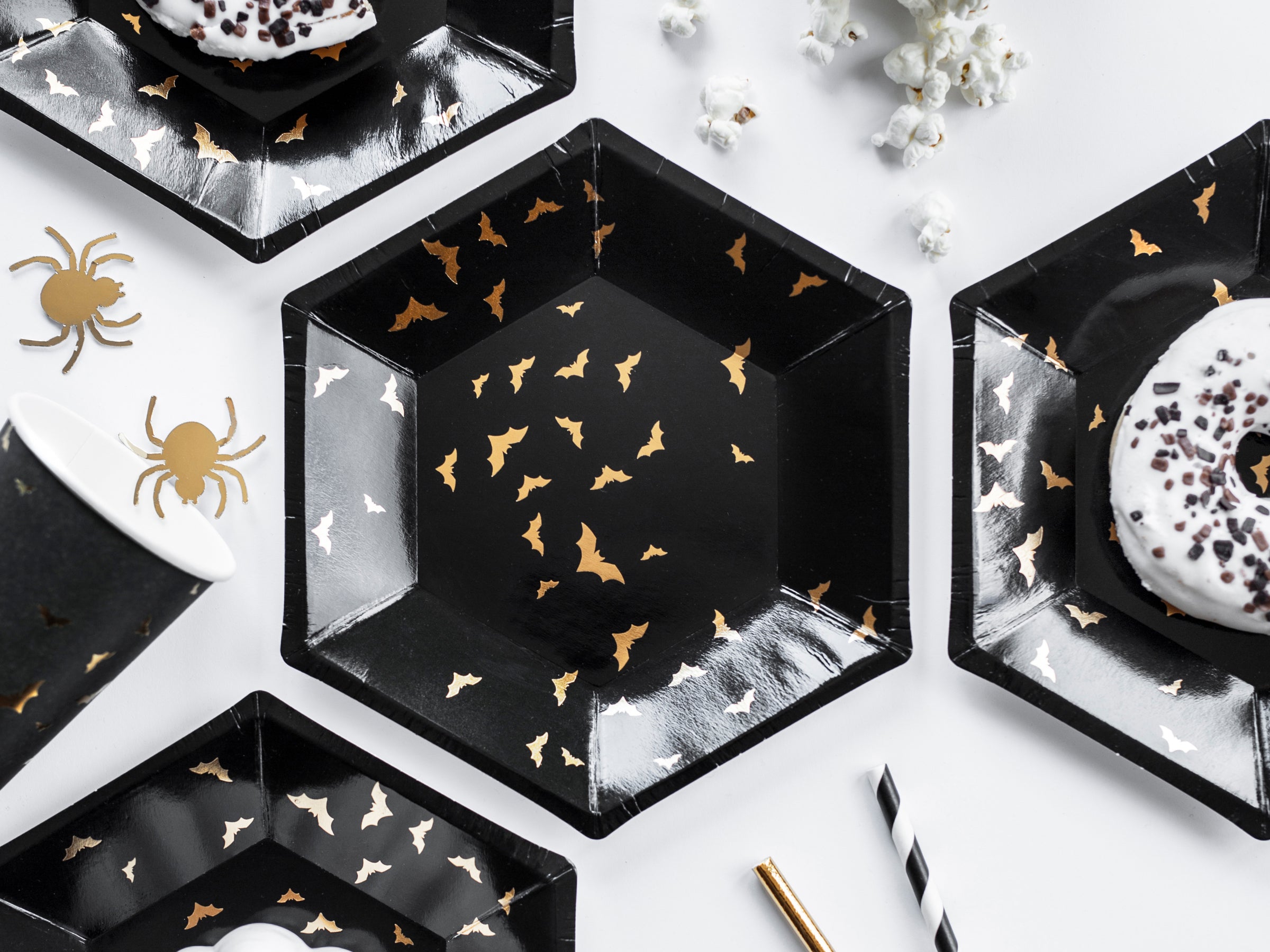 6 assiettes noires avec chauv-e-souris dorés en carton (20 cm) - Trick or Treat Collection