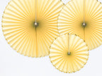 3 rosaces en papier jaune avec bord doré - Yummy
