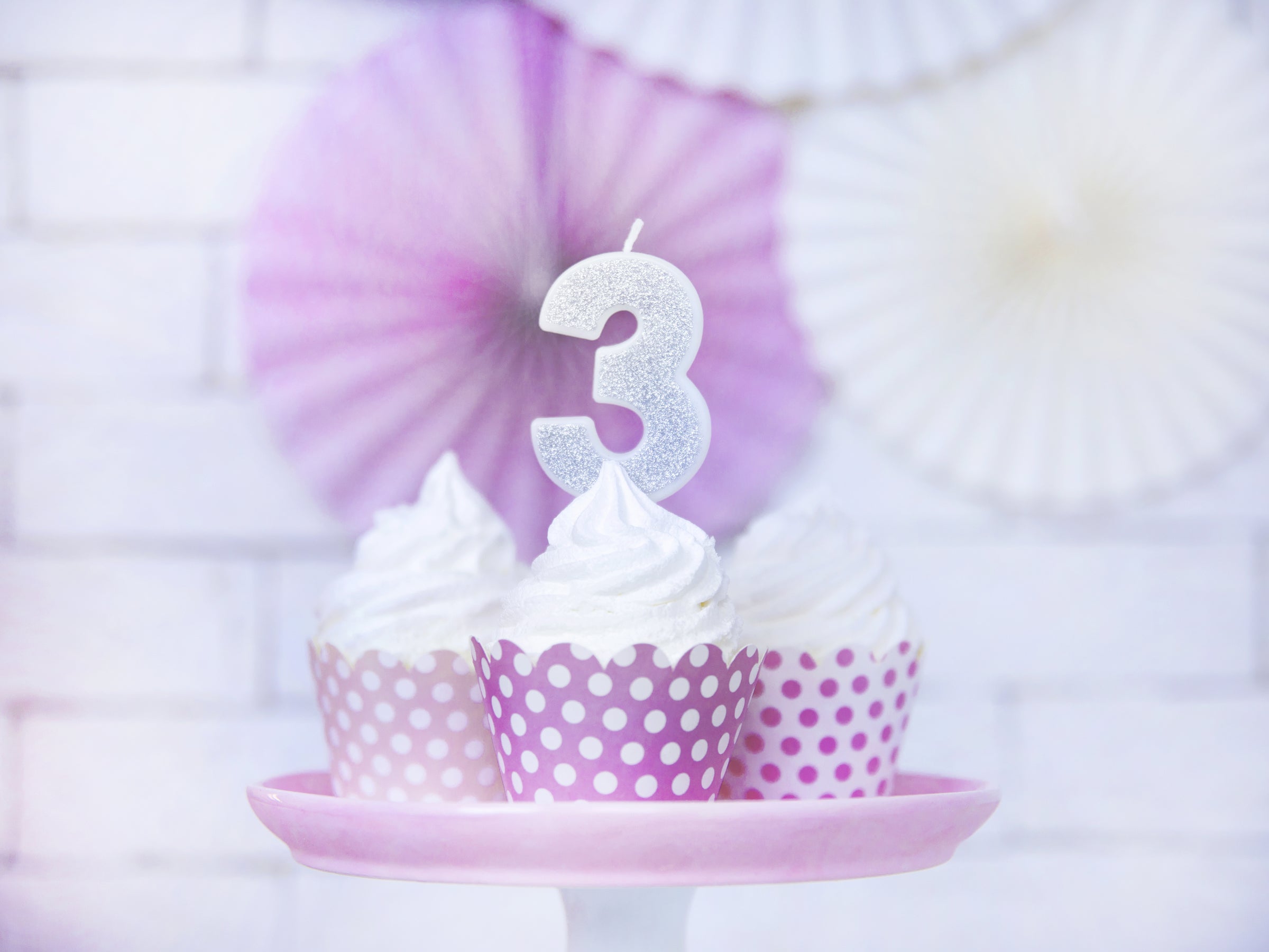 Bougie anniversaire argentée chiffre 3