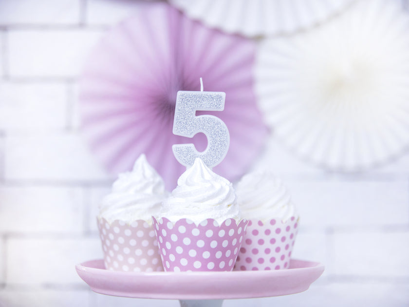Bougie anniversaire argentée chiffre 5