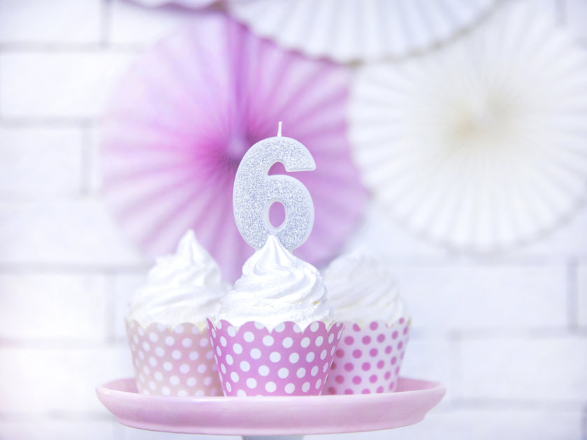 Bougie anniversaire argentée chiffre 6