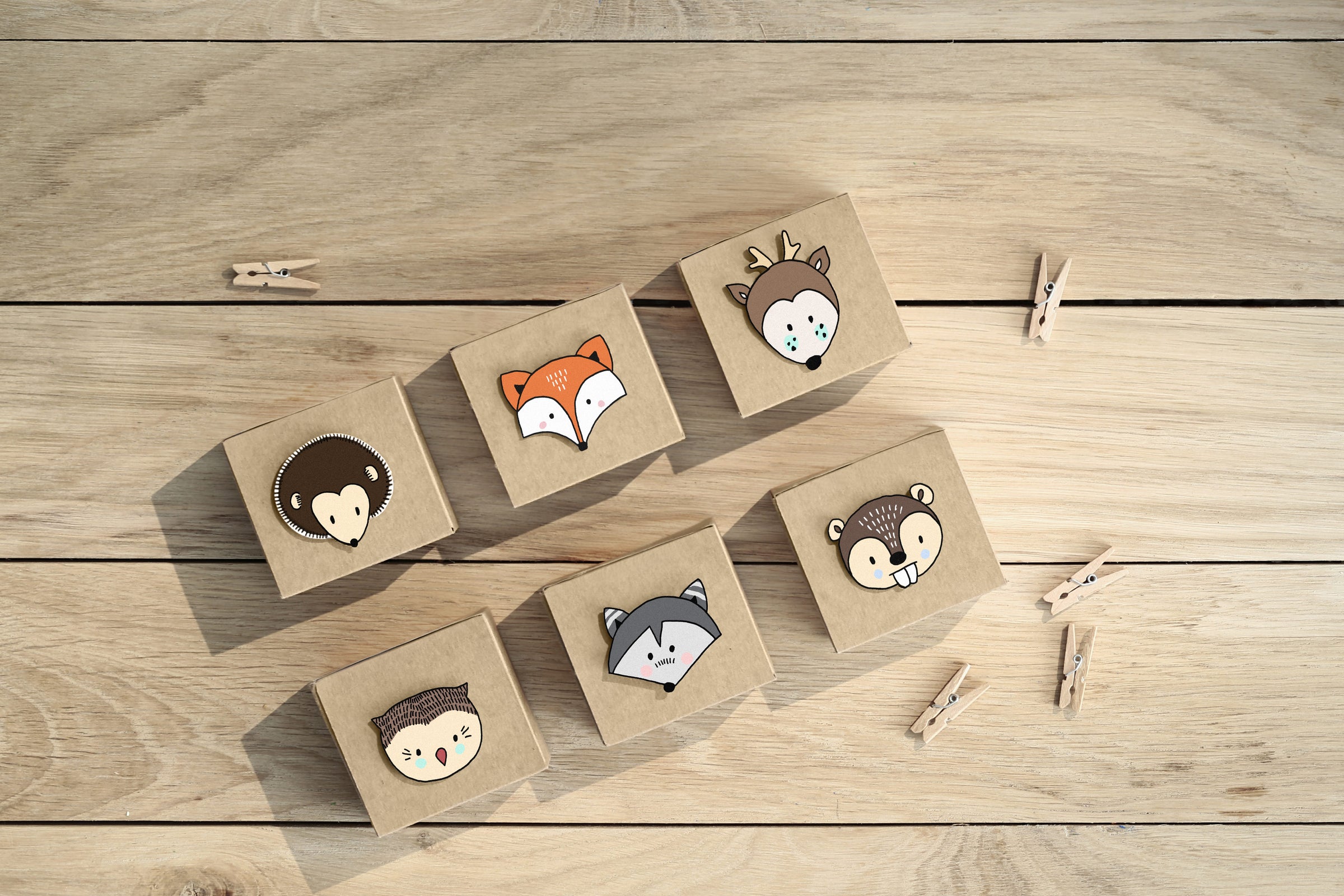 20 pinces décoratives de 3 cm en bois