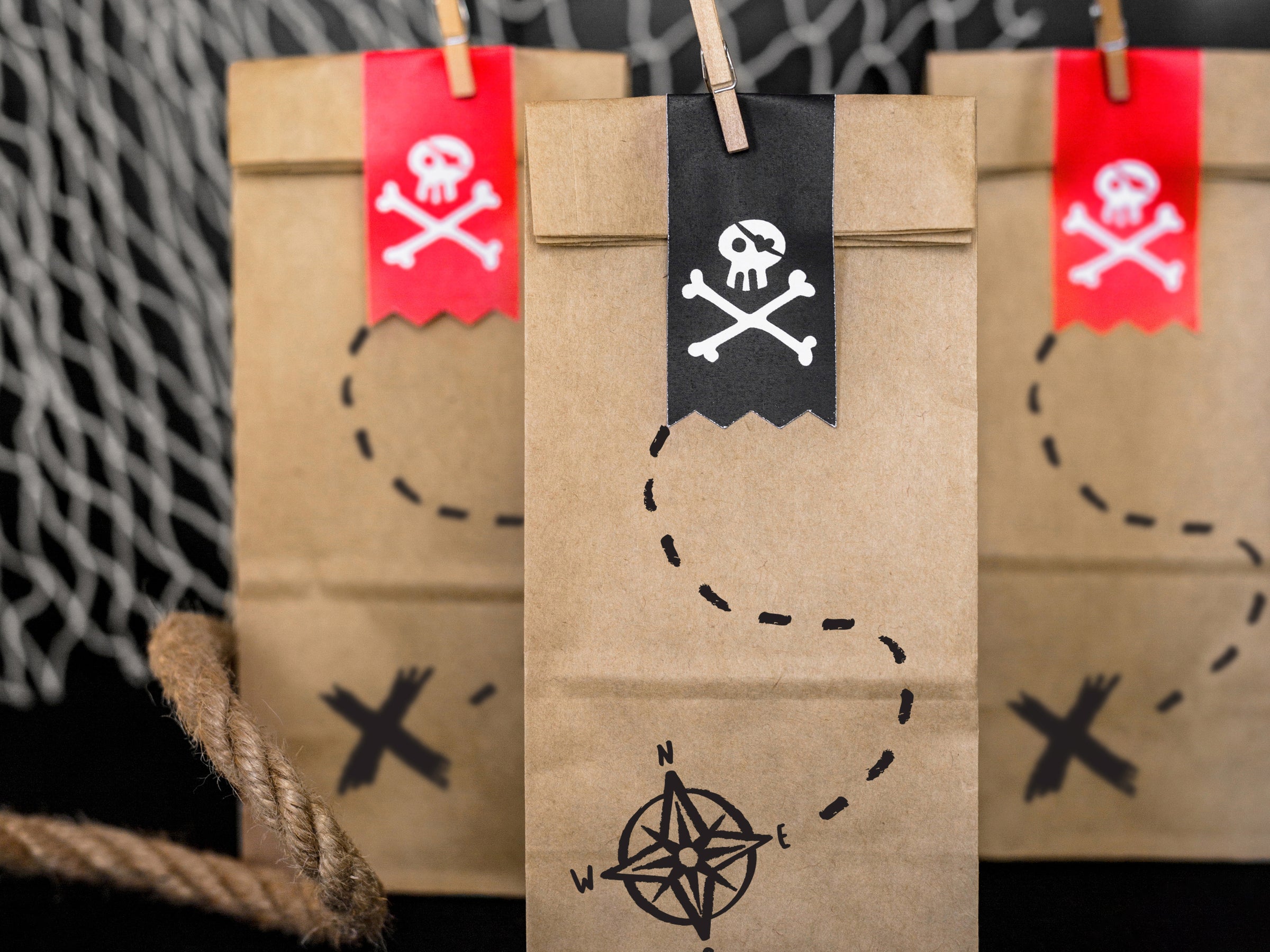 6 sachets pirates en papier Kraft avec stickers pirates - Piratas Party