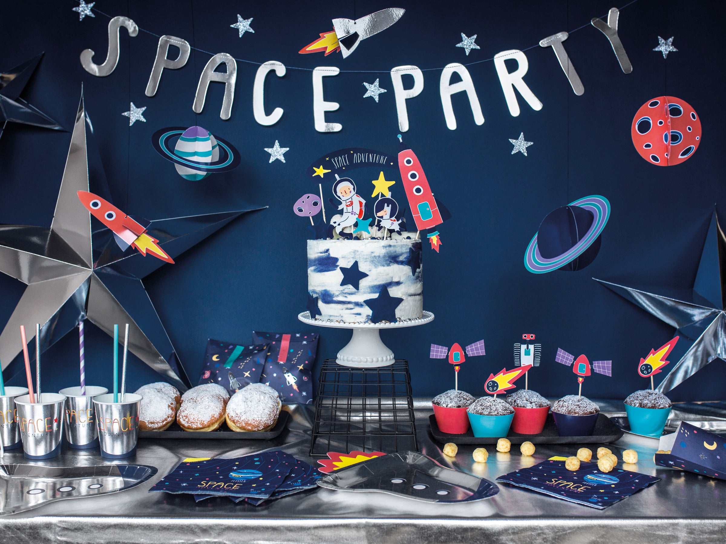 5 suspensions avec figurines de l'espace - Space Party