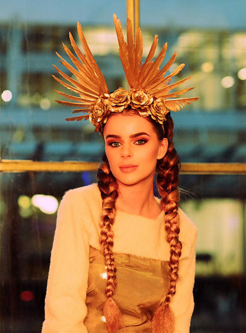 Bandeau de plumes dorées