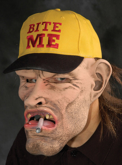 Masque fumeur sans dents latents