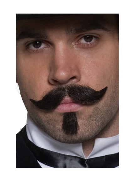 Moustache de joueur de l'Ouest