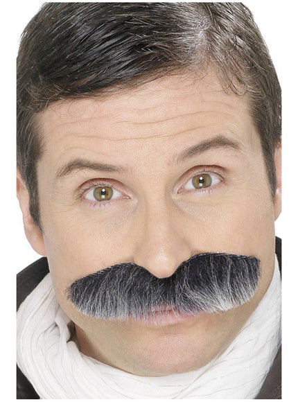 Moustache de commandant d'avion