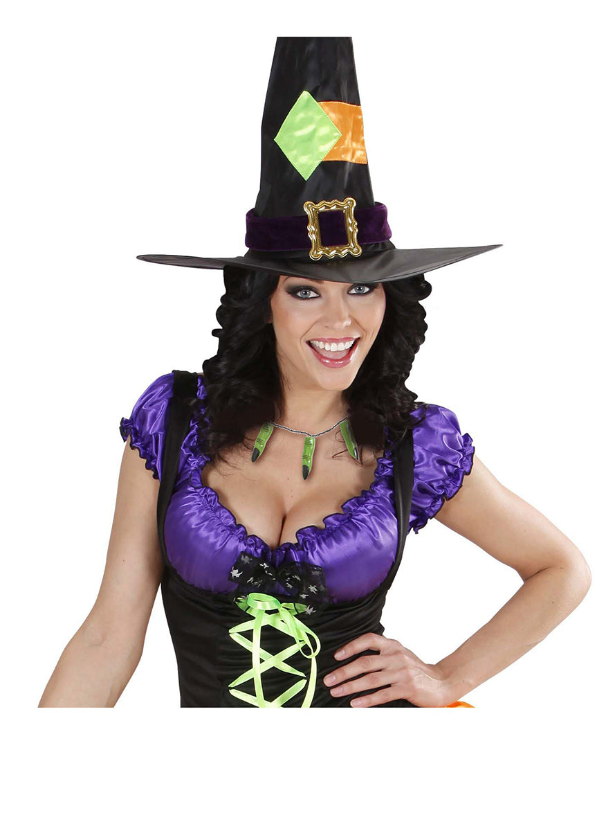 Collier de doigts monstrueux