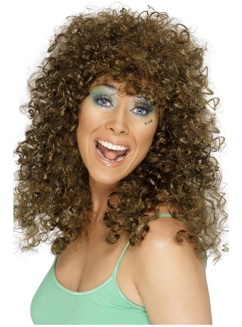 Perruque aux boucles marron