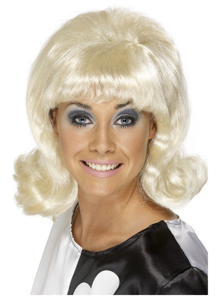 Perruque blonde en forme de coupe des années 60