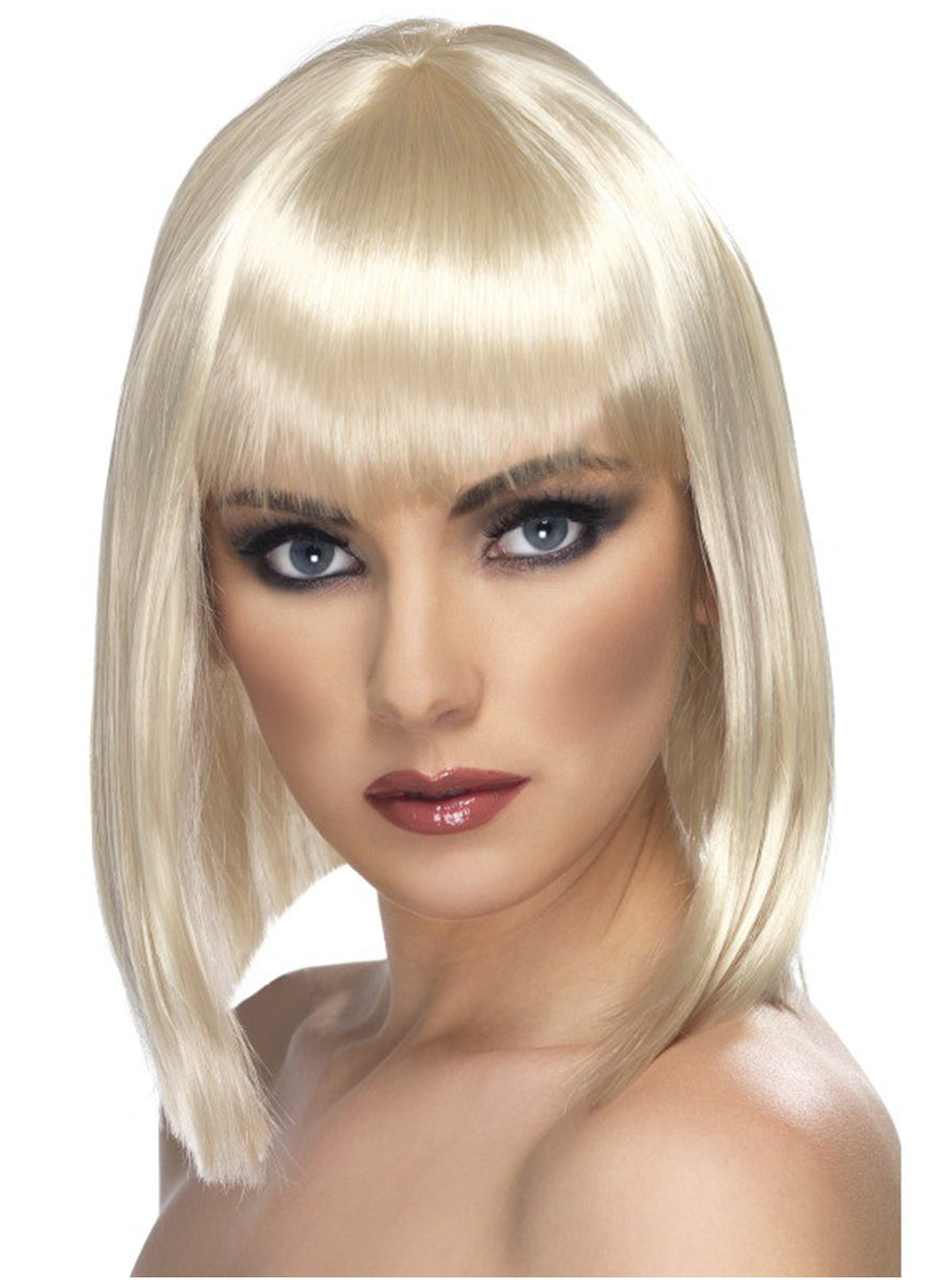 Perruque glamour courte et blonde