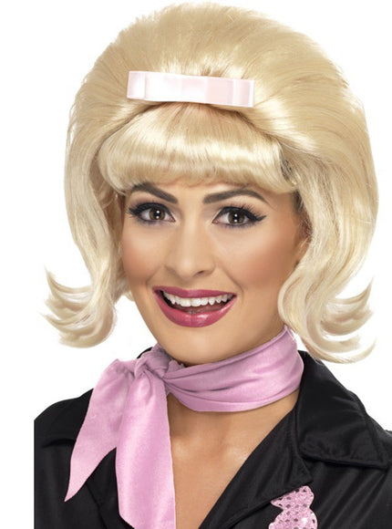 Perruque au carré blonde des années 51