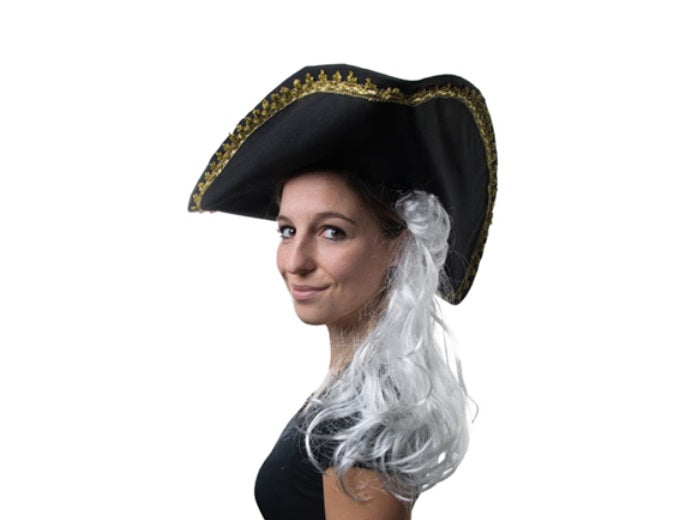 chapeau tricorne avec cheveux