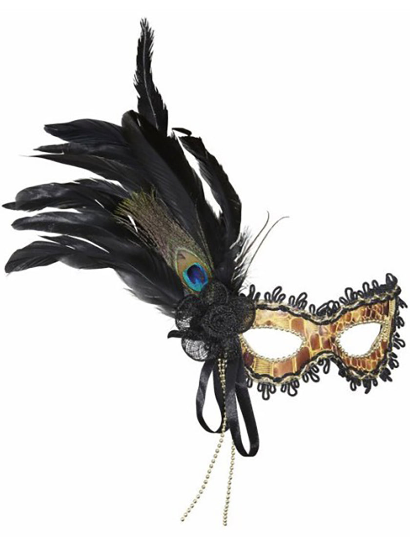 Masque sauvage avec plumes