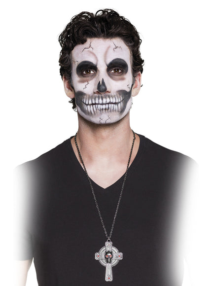 Collier en forme de croix gothique