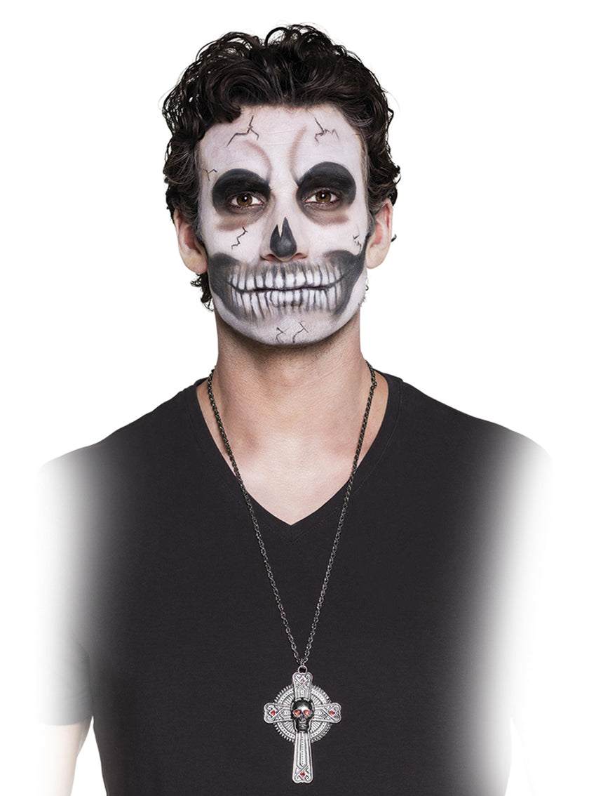 Collier en forme de croix gothique