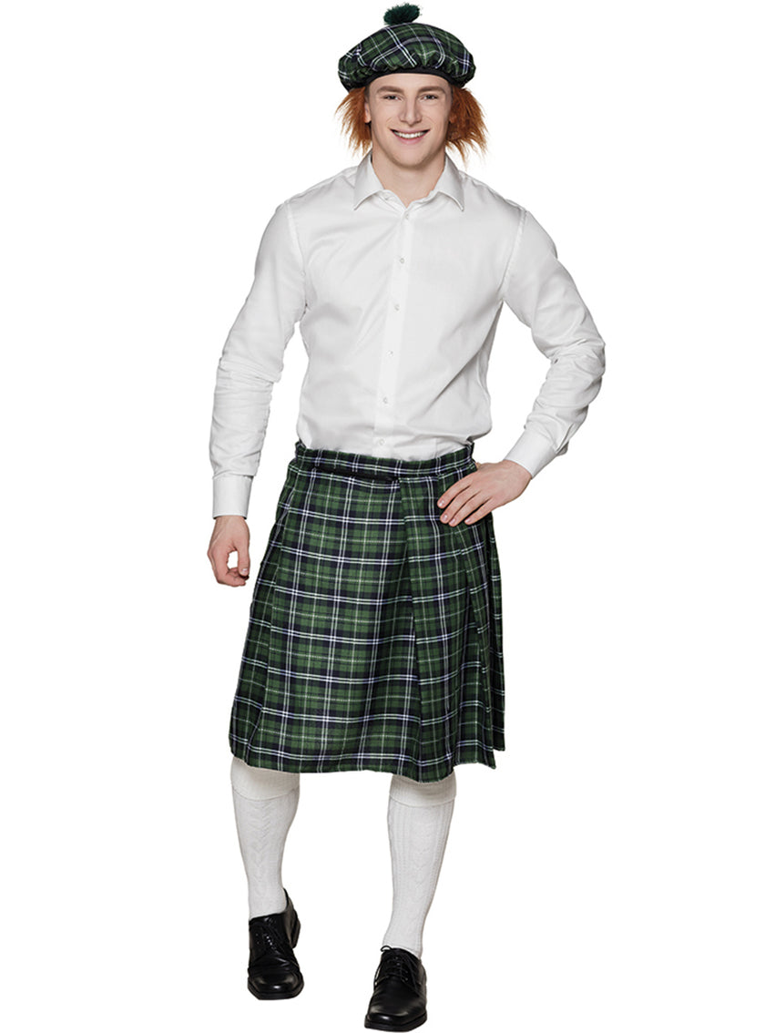 Chapeau écossais vert avec cheveux