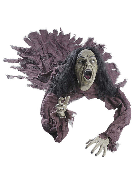 Sorcière au sol parlante et aux yeux lumineux