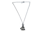 collier d''horreur main squelette metal