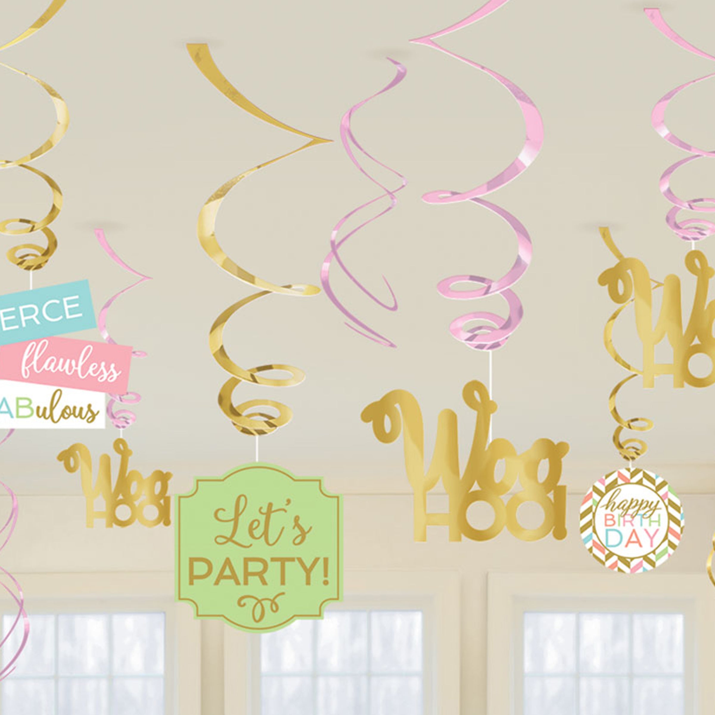 Kit de 12 décorations suspendues happy birthday