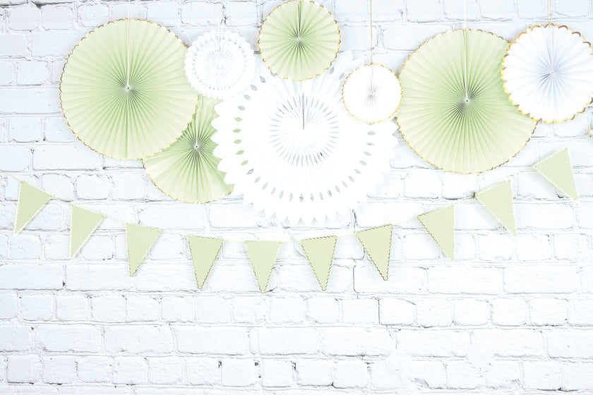 GUIRLANDE FANIONS FESTONNES VERT PASTEL ET OR
