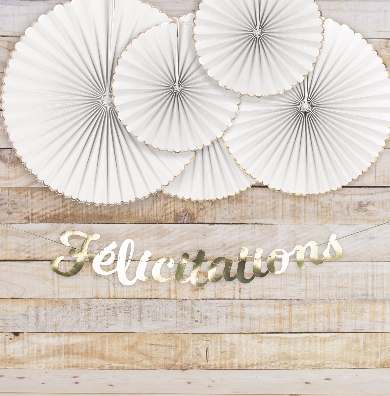 GUIRLANDE LETTRES FELICITATIONS OR 1.4M