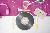 ASSIETTES RONDES 22CM VINYLE 90'S PARTY X 8