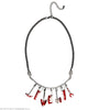 Collier outils ensanglantés