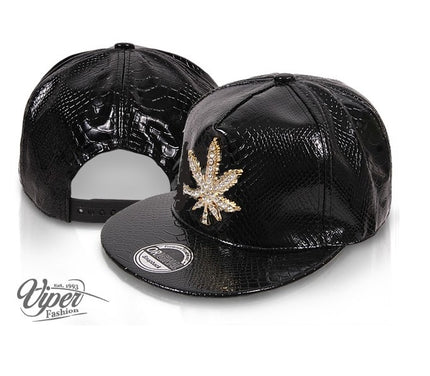 casquette snapback feuille dorée imitation cuir noir