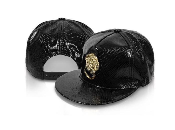 casquette snapback tête de lion imitation cuir noir