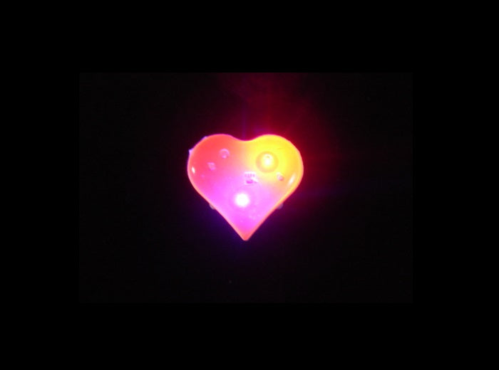 badge lumineux coeur rouge 3 led''s